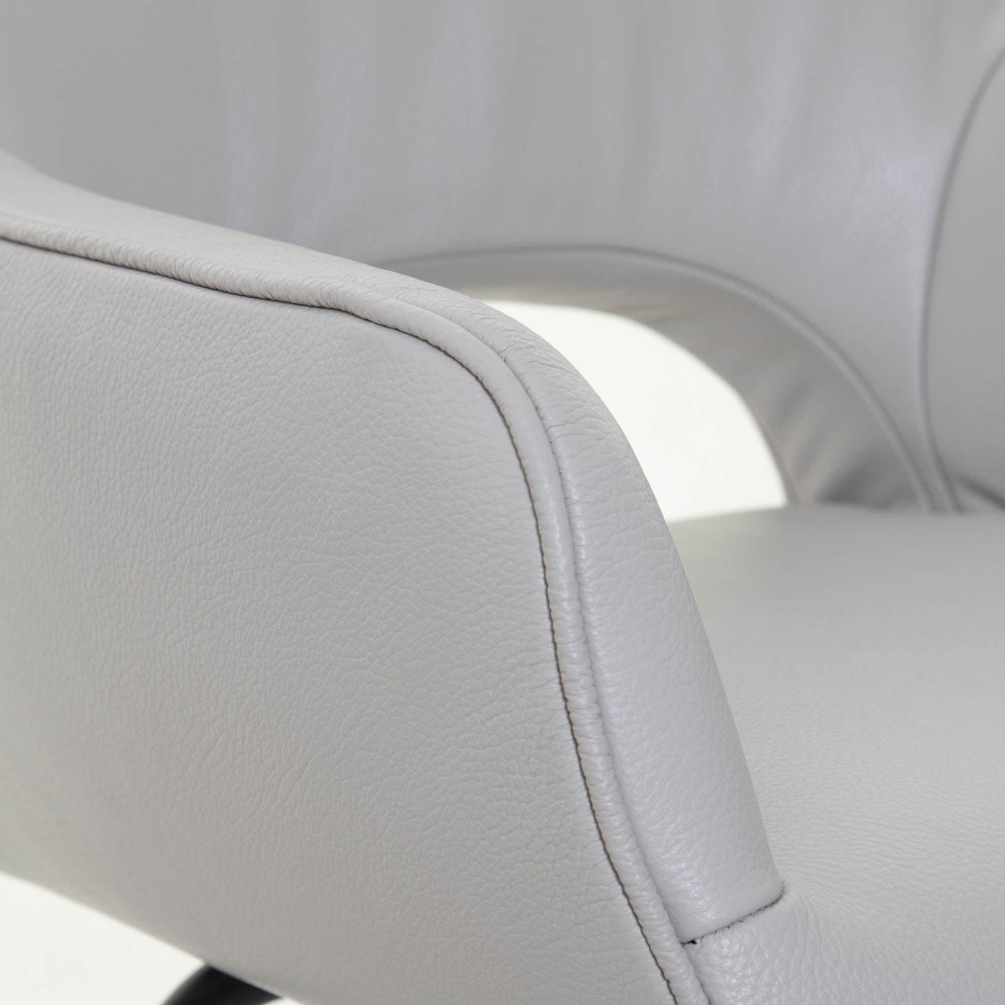 Luna - Swivel Dining Chair In Soleda Leather