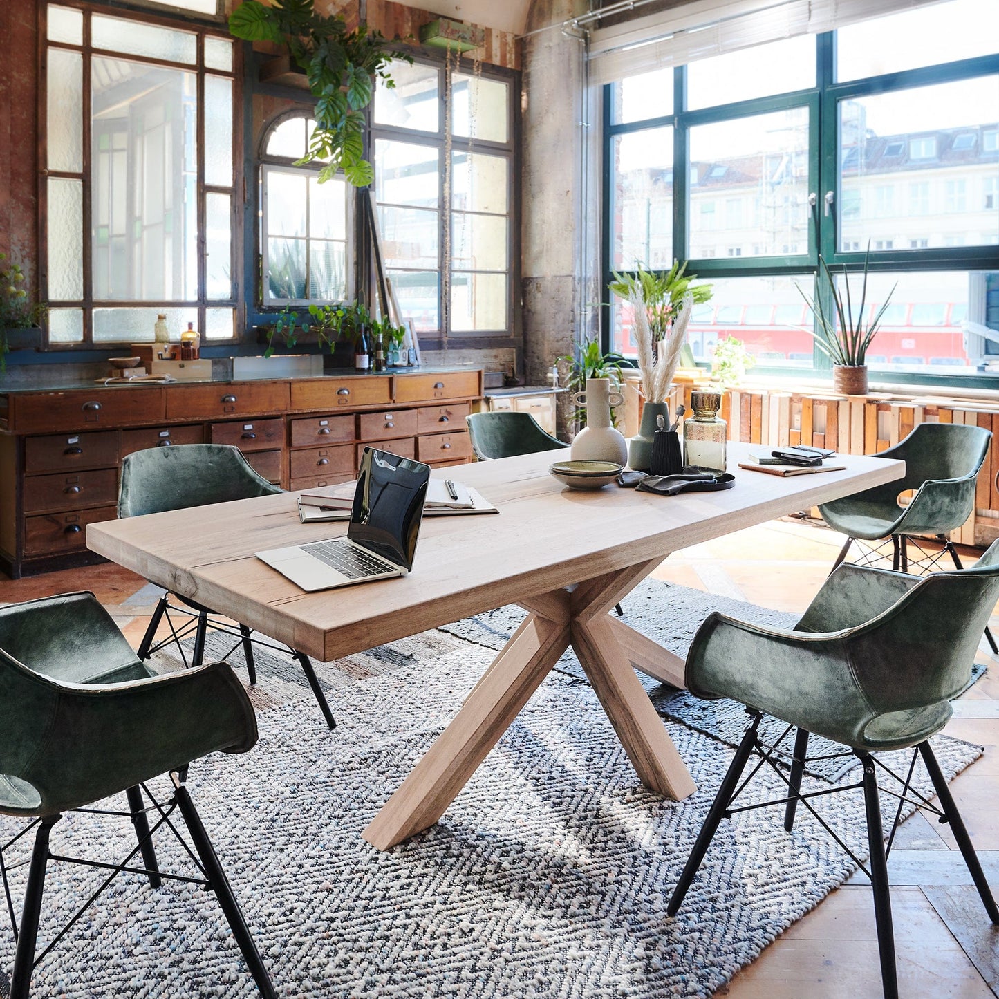 Mammoth - Straight Edge Dining Table In Solid Rustic oak