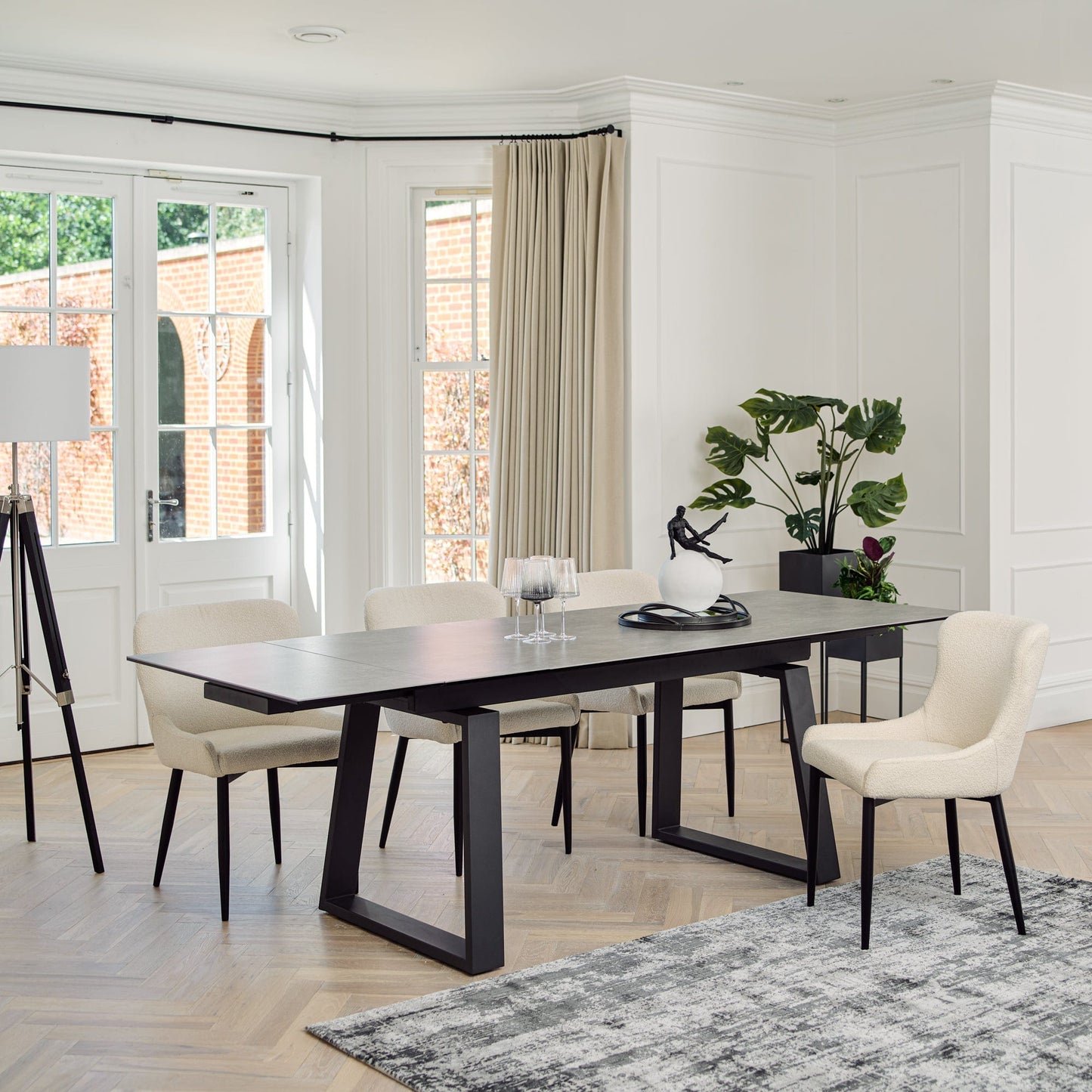 Valdone - Extending Dining Table